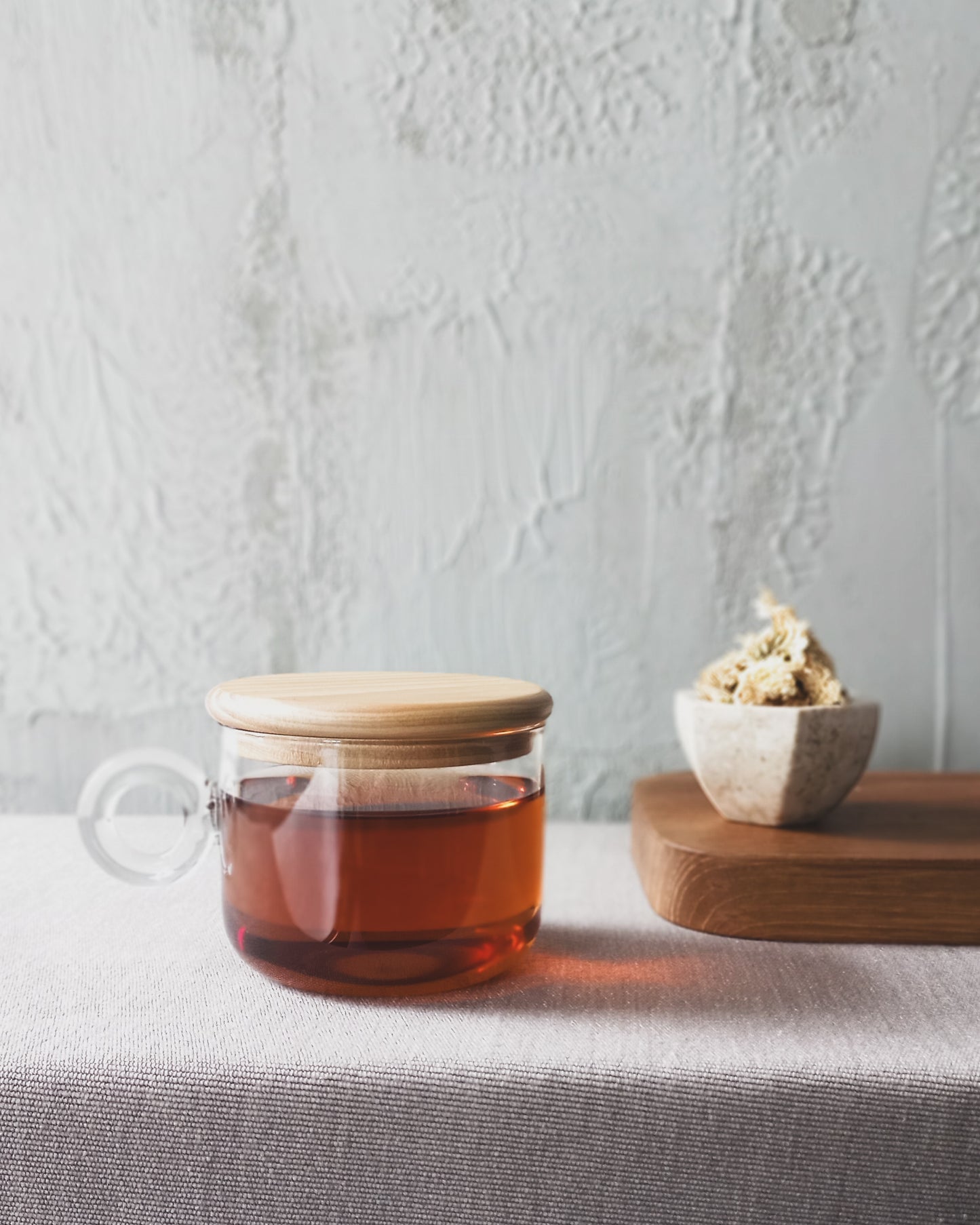 Fredhelligh X Dmdio Beaker Mug with Handle & Lid Glassware