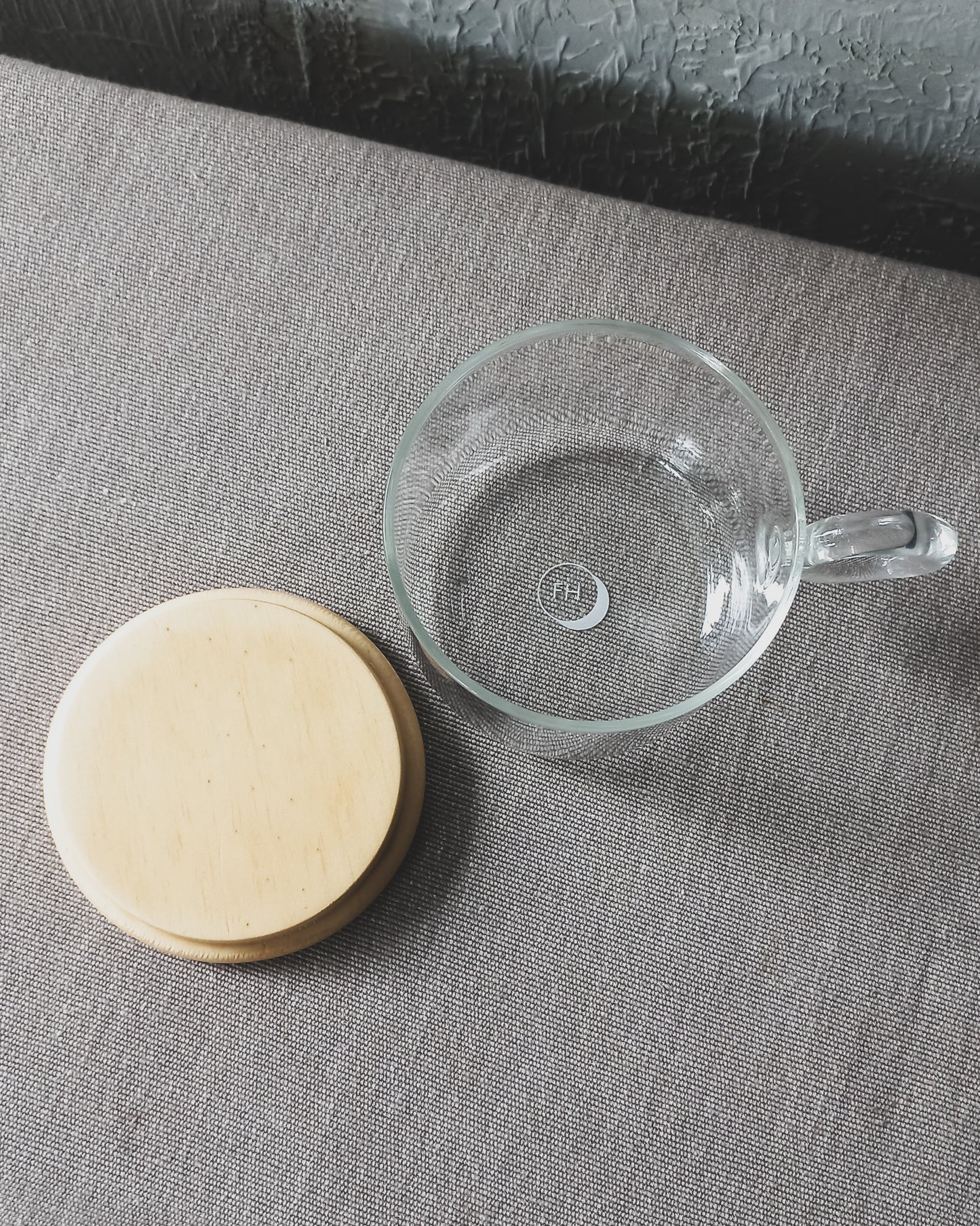 Fredhelligh X Dmdio Beaker Mug with Handle & Lid Glassware