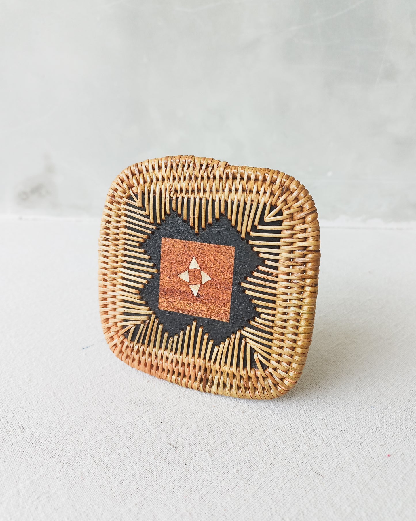 BLACK DIAMOND ROUND ATE INDIVIDUAL COASTER