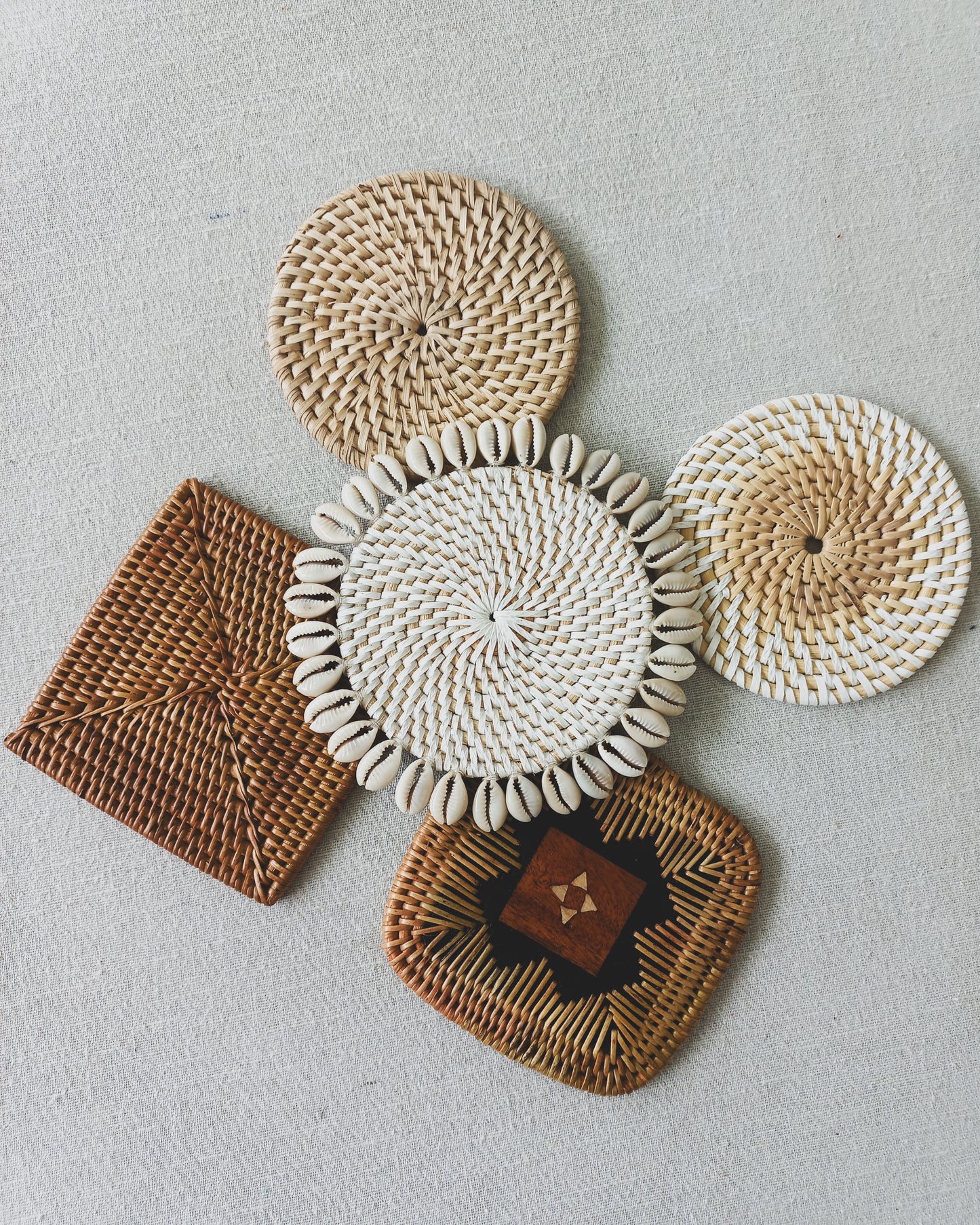ROUND ATE INDIVIDUAL COASTERS