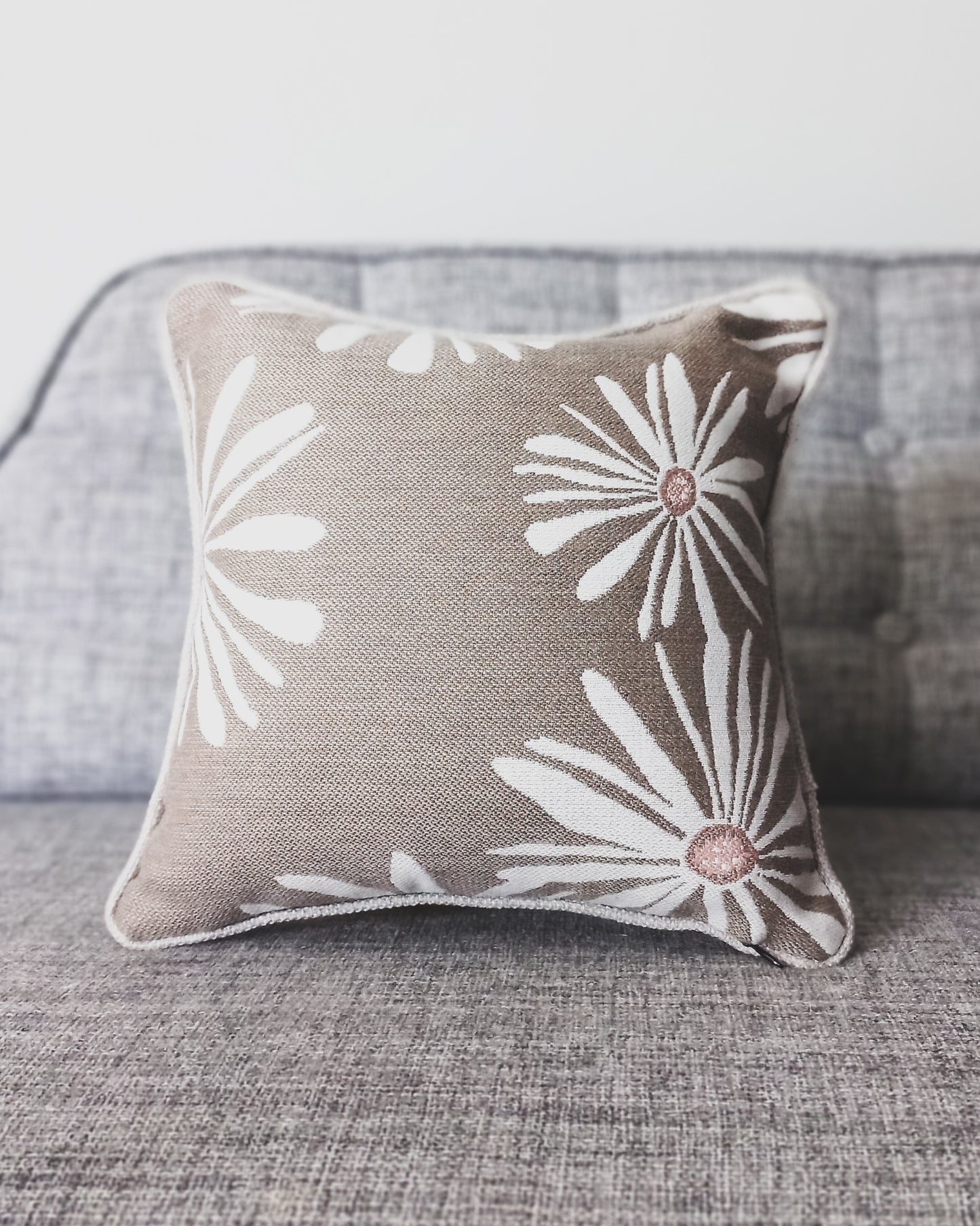 Flower Cushion 30 x 30
