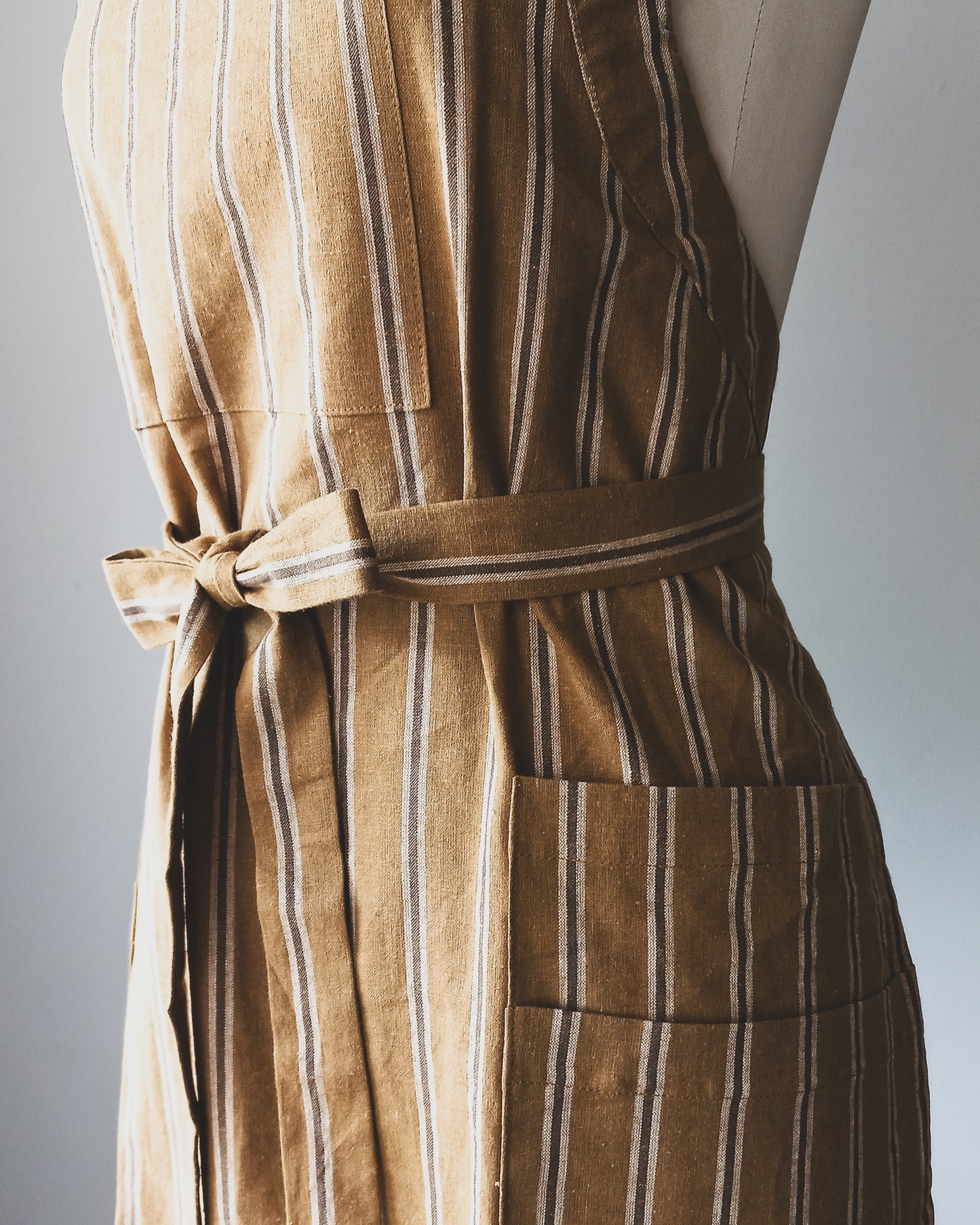 APRON - ZOEY
