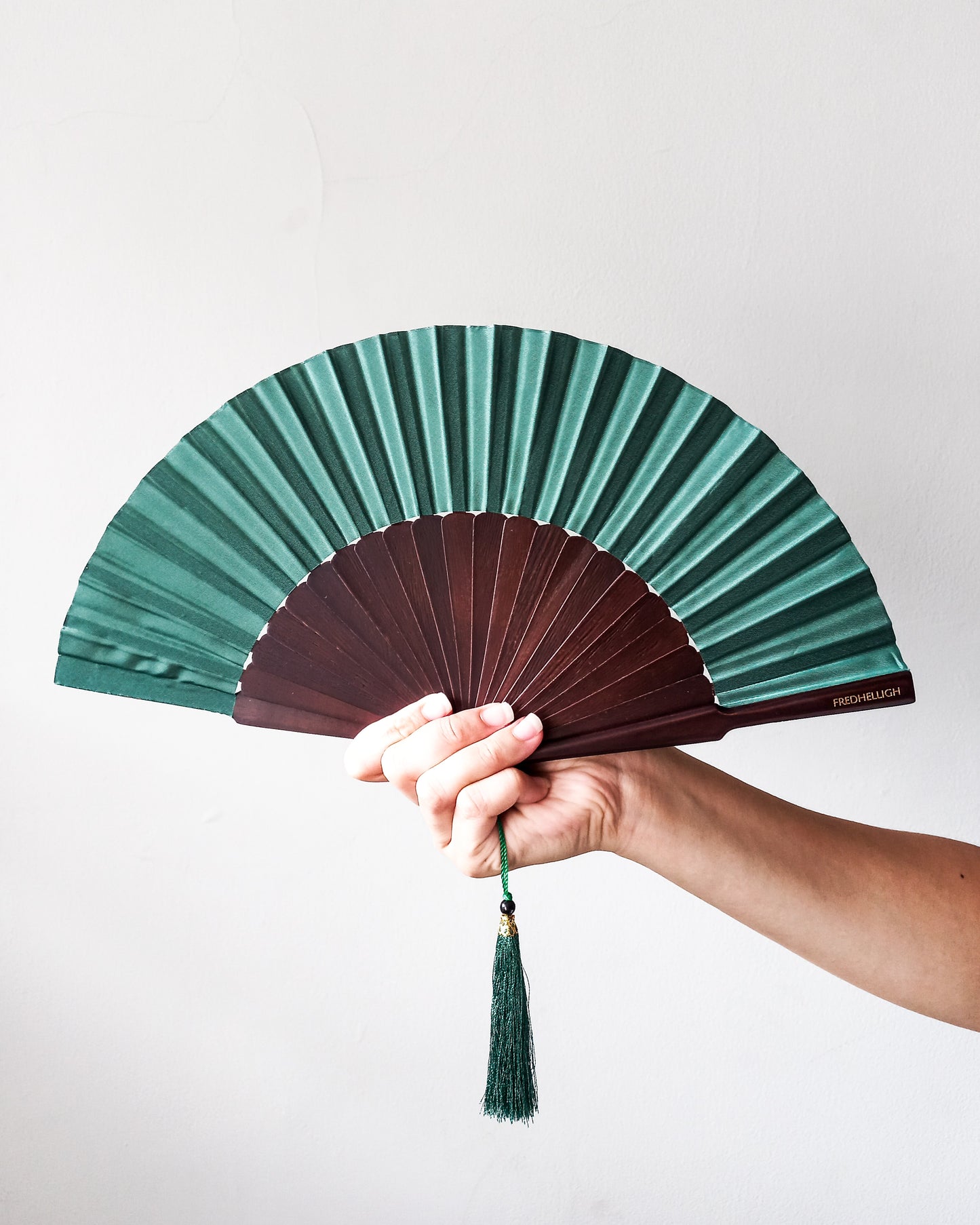 FH WOODEN FOLDING HAND FAN