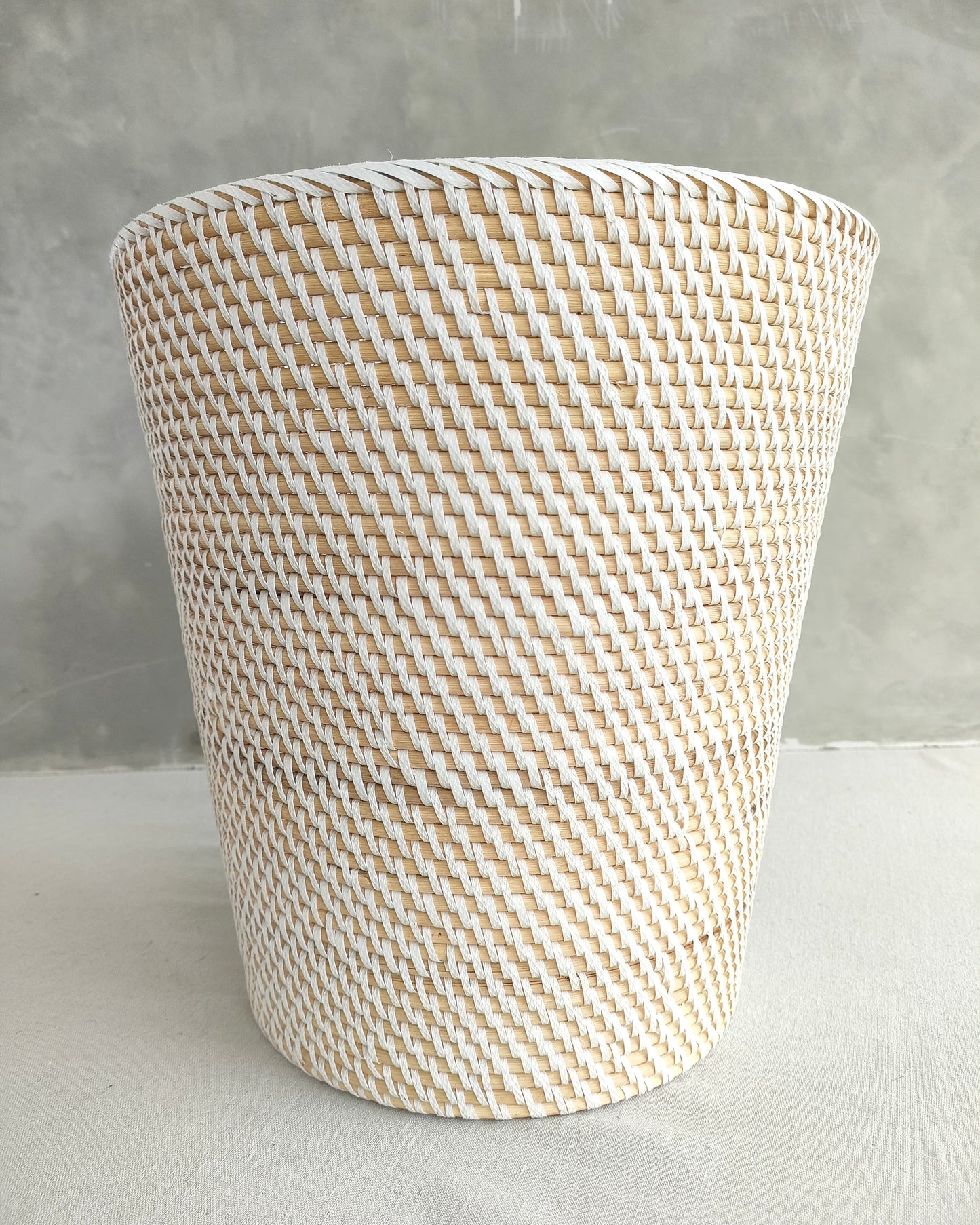 WHITE ATE WASTE BIN