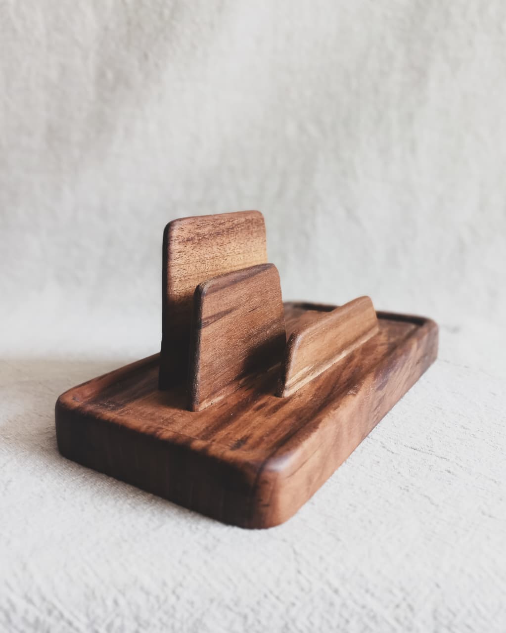 WOODEN GADGET STAND