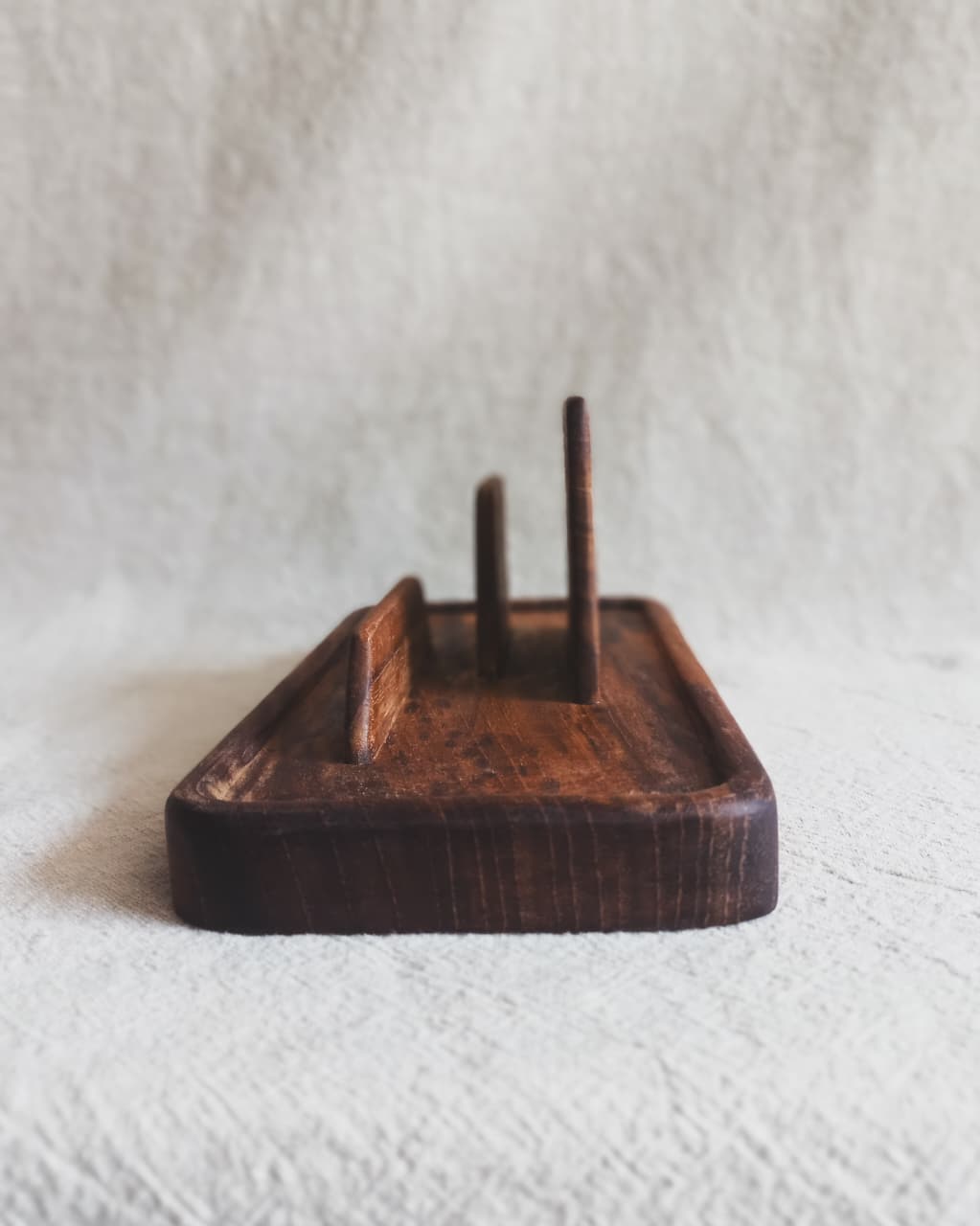 WOODEN GADGET STAND