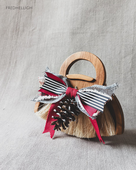 Xmas 2025 - Festive Blonde Mohawk Dustpan