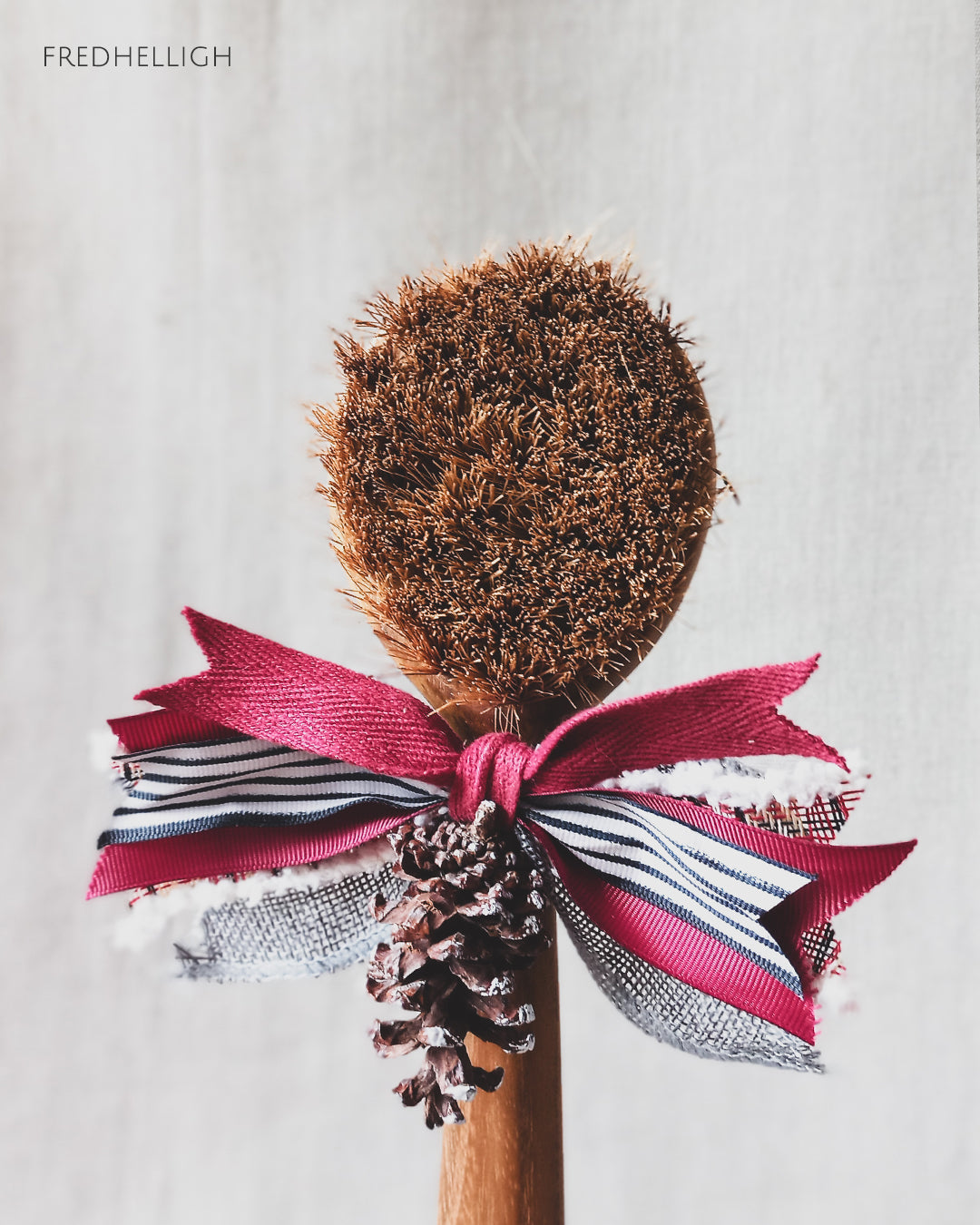 Xmas 2025 - Festive Long Back Scrubber