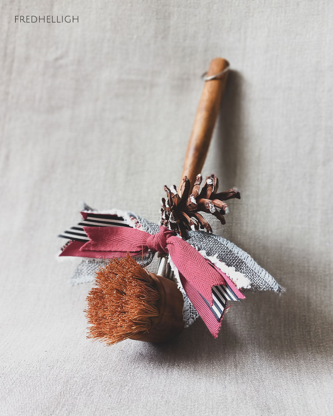 Xmas 2025 - Festive Microphone Brush