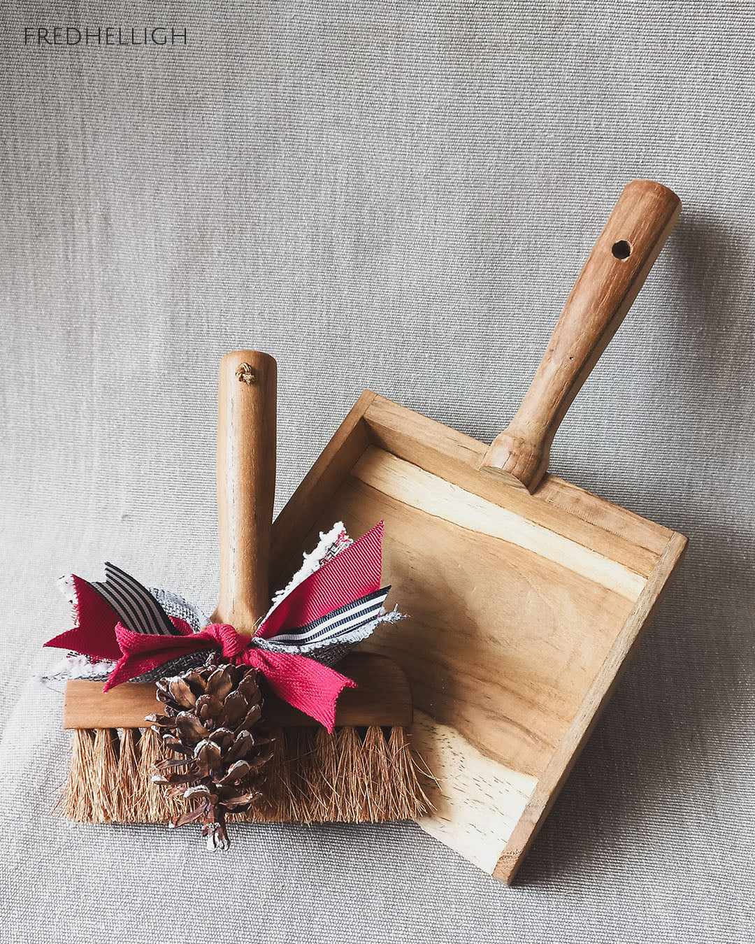 Xmas 2025 - Festive Square Dustpan